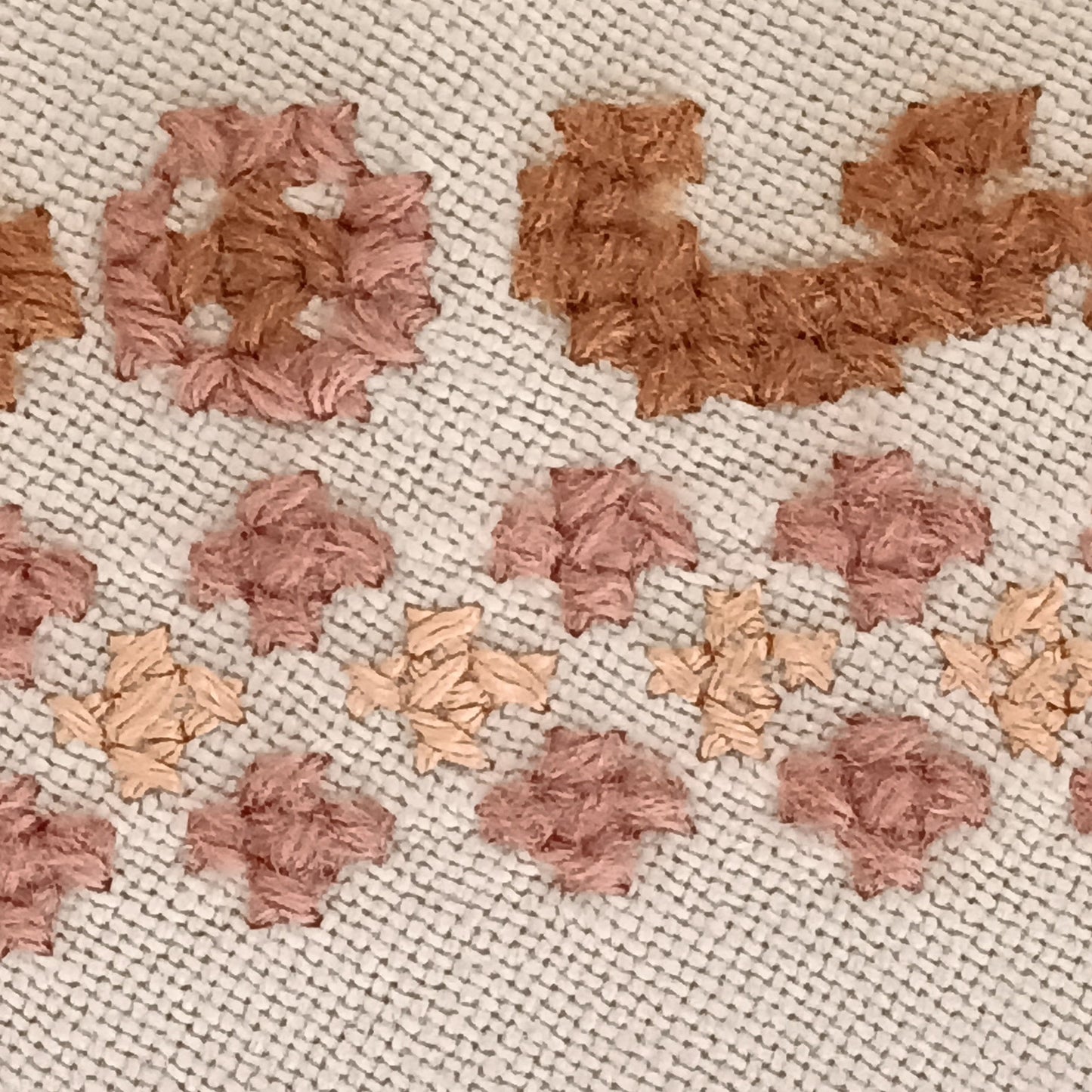 Nappe ronde "Rosalie" en cretonne brodée