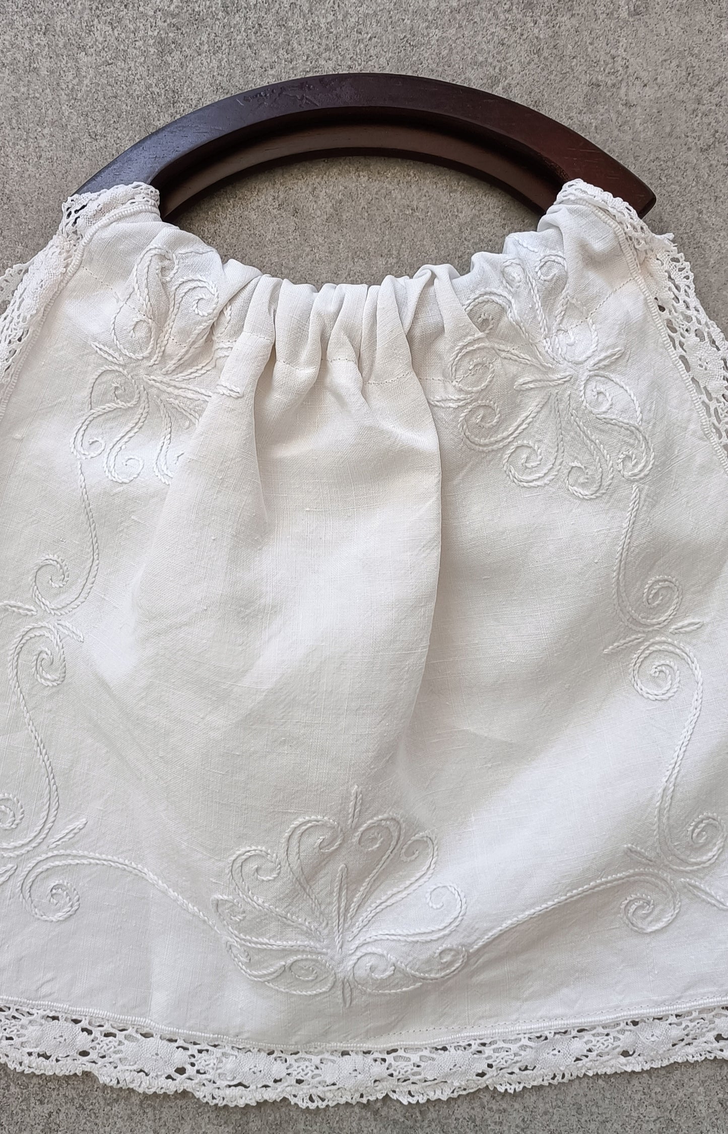 Tote Bag Vintage - coton brodé et dentelle