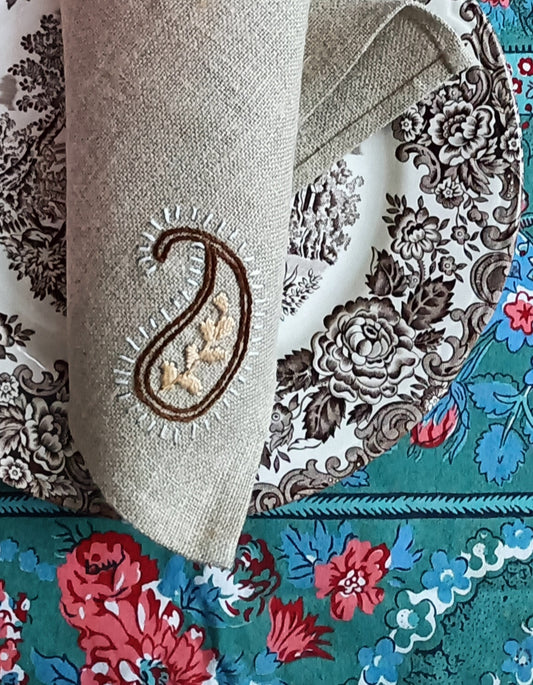 Set de 4 serviettes motif "Cachemire" en lin brodé