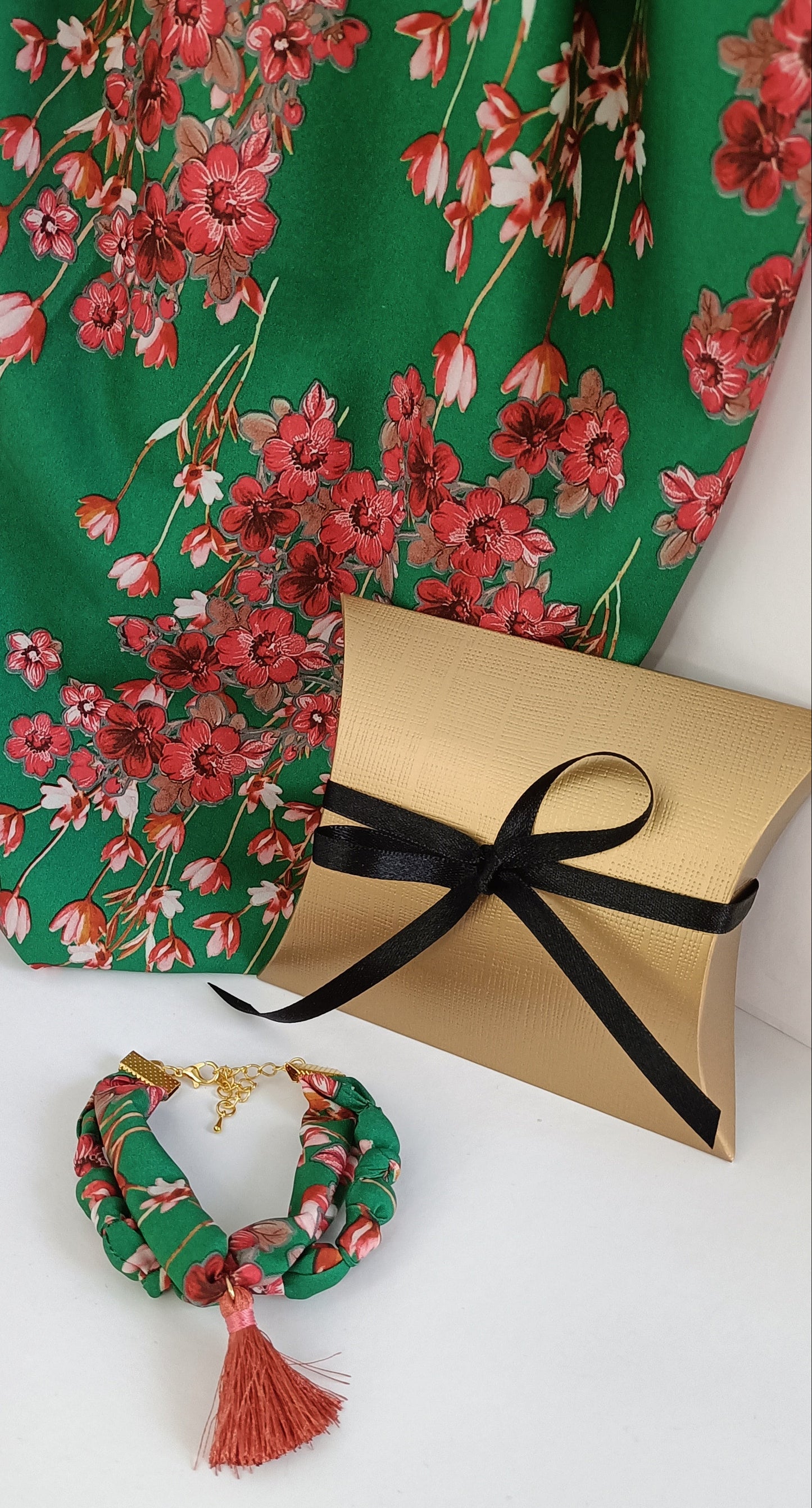 Bracelet double rang – Vert bohème fleuri - Pompon Corail