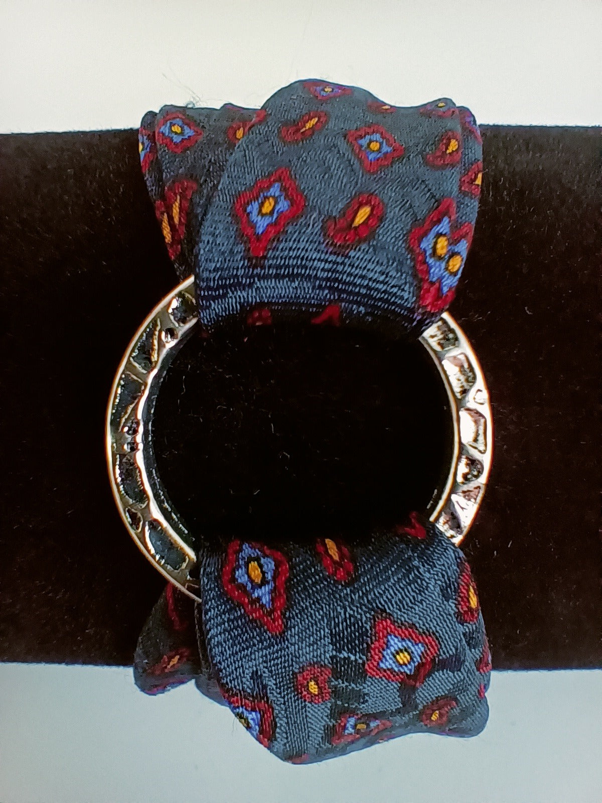 Bracelet 100% soie et son anneau design