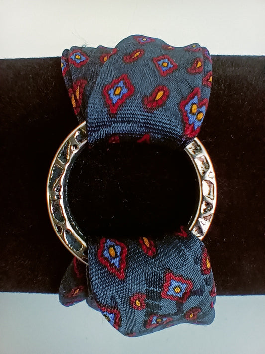 Bracelet 100% soie et son anneau design