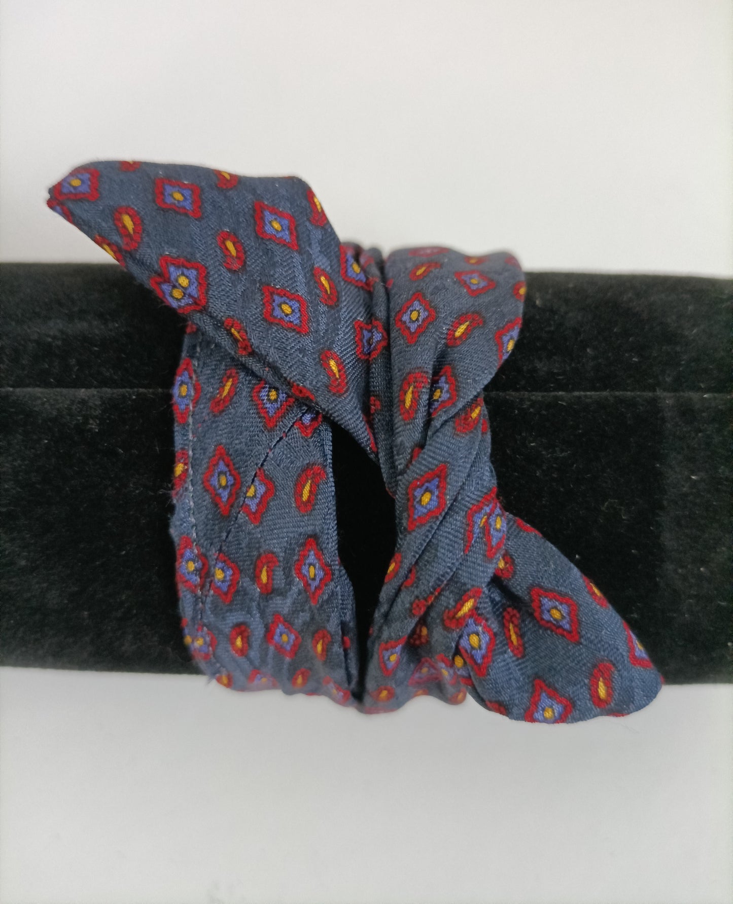 Bracelet 100% soie et son anneau design