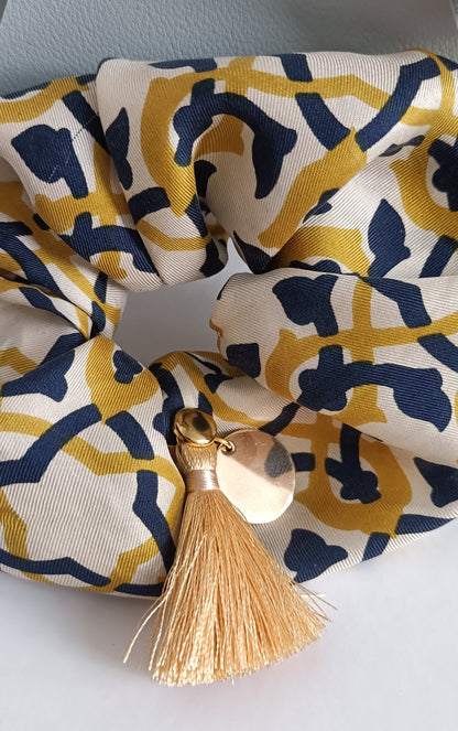 Chouchou 100% soie et médaillon plaqué or 18K