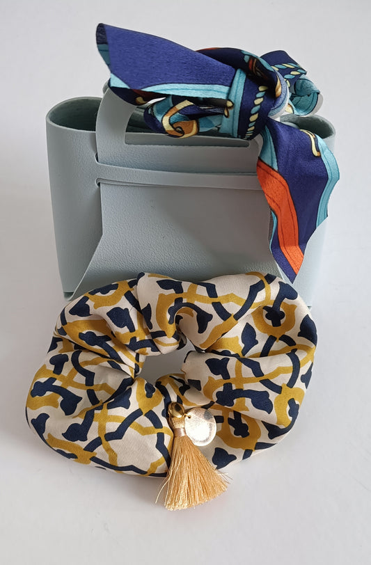 Chouchou 100% soie et médaillon plaqué or 18K