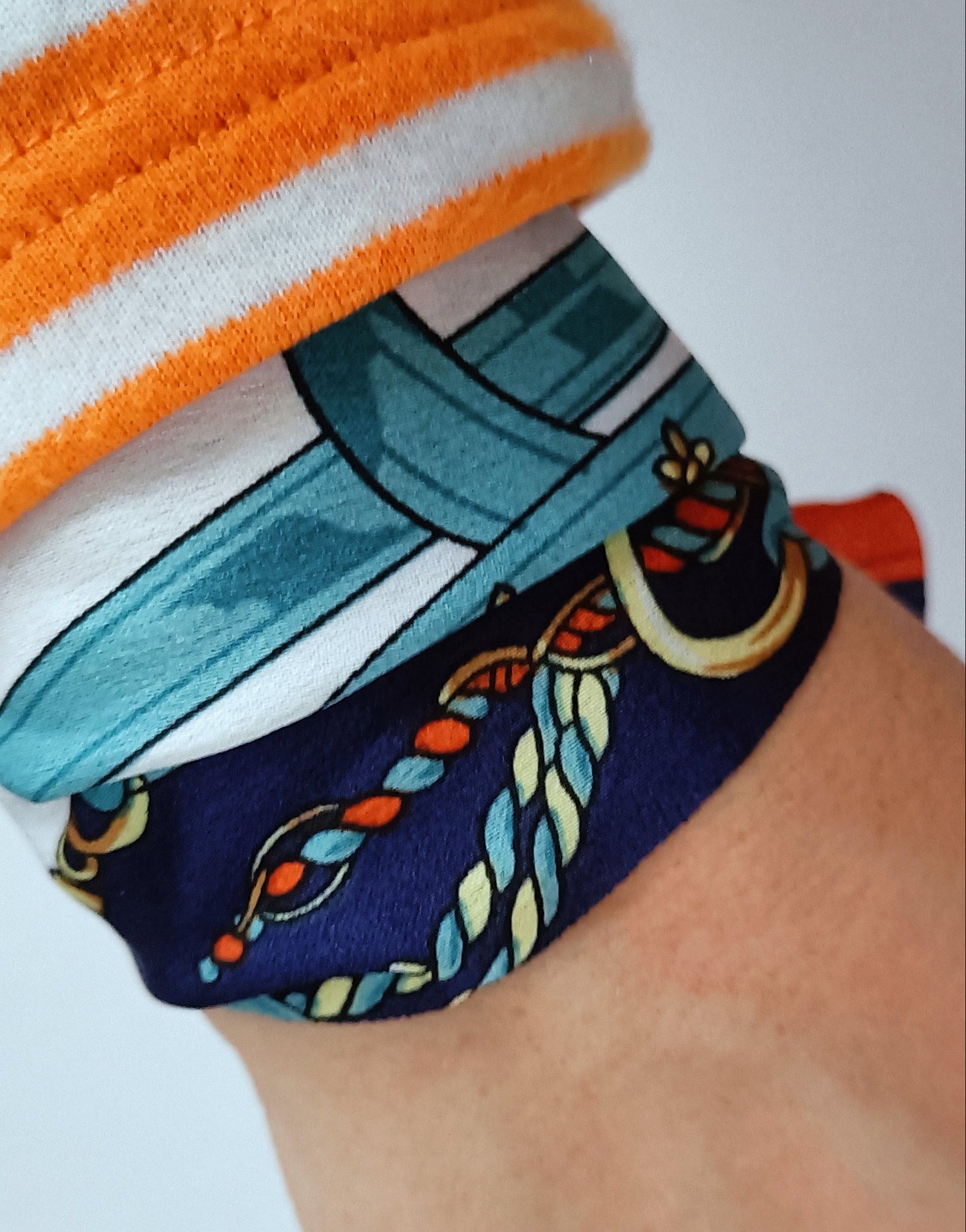 Chouchou 100% soie et médaillon plaqué or 18K