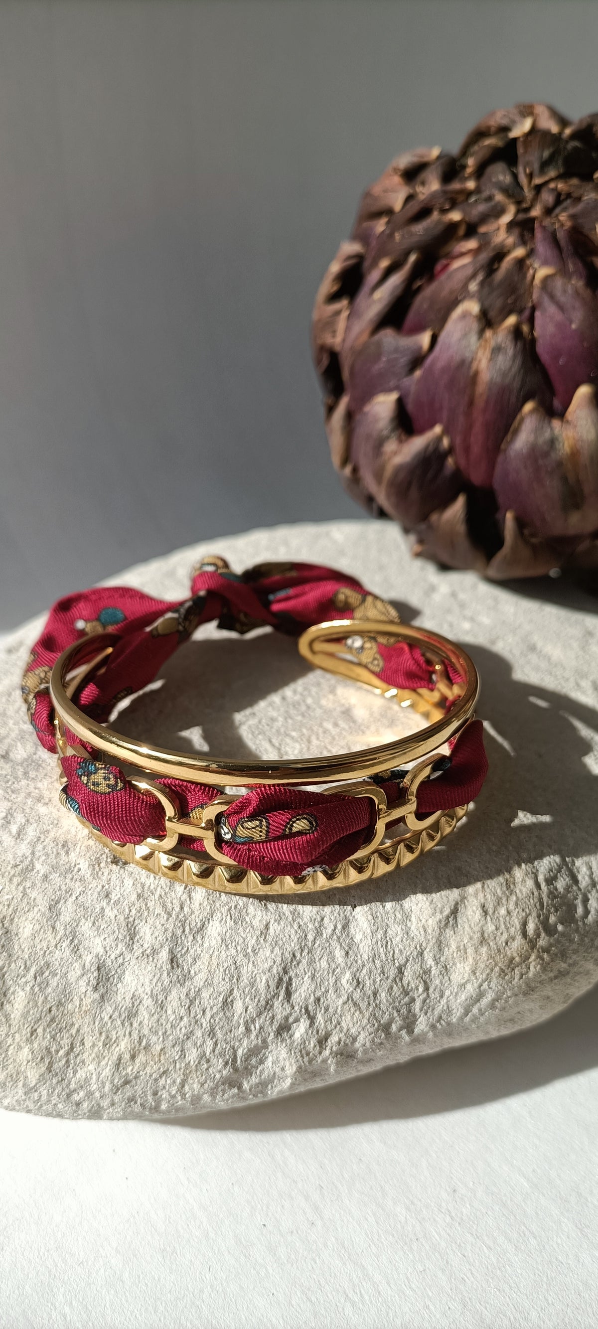 Bracelet plaqué or Iconique & soie bordeaux