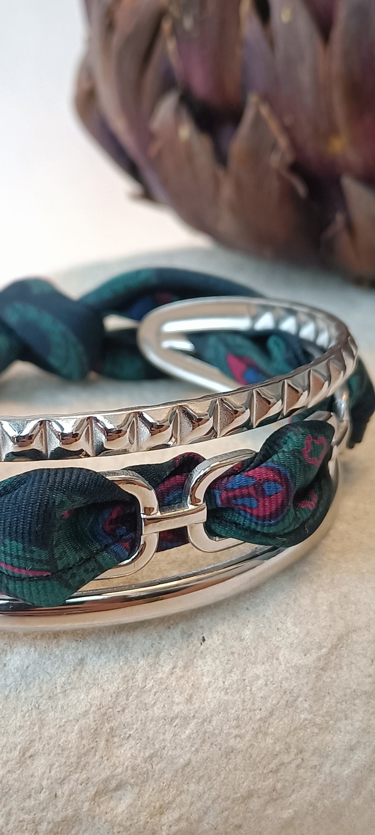 Bracelet argenté Iconique & soie grise/bordeaux
