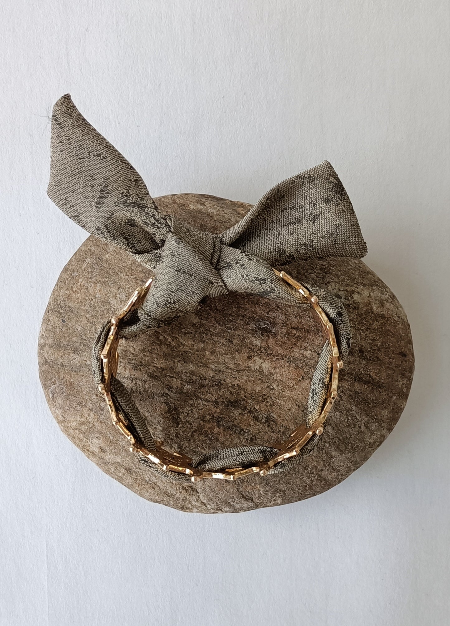 Bracelet corail plaqué or & son ruban soie