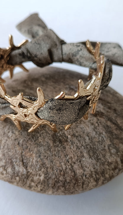 Bracelet corail plaqué or & son ruban soie