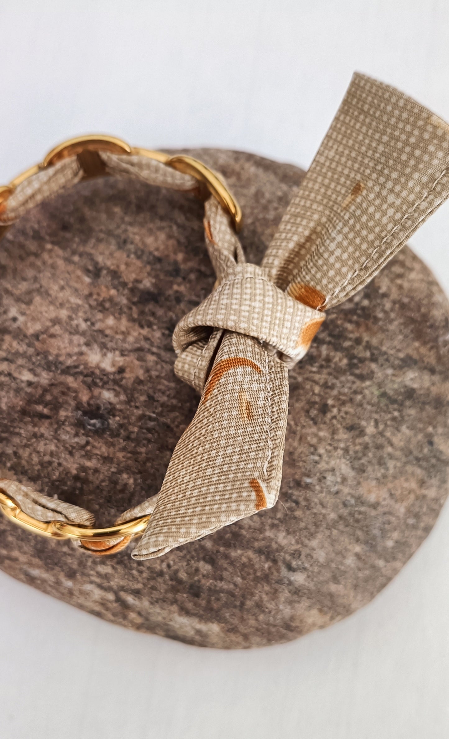 Bracelet plaqué or & son ruban soie