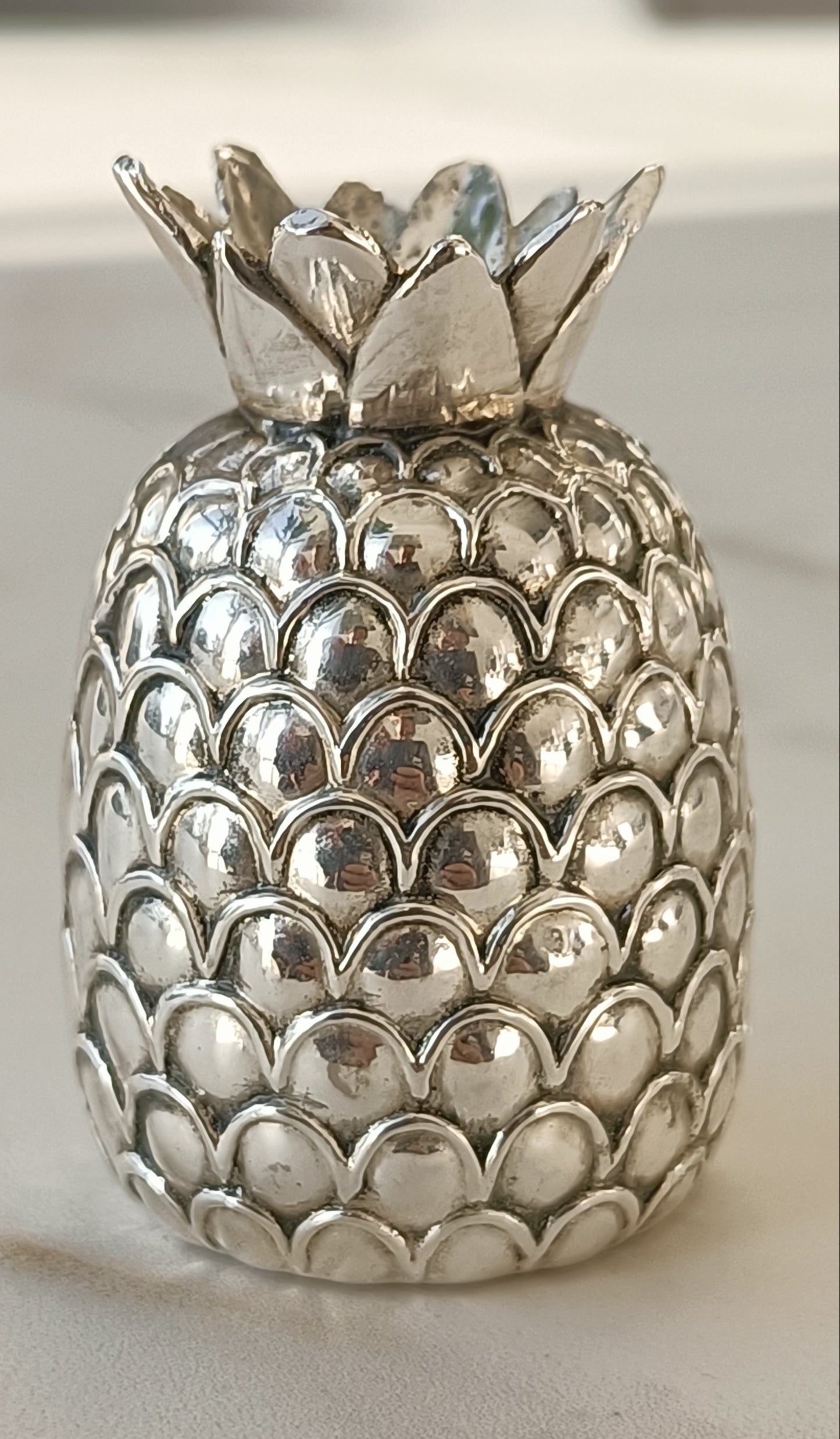 Salière et poivrière "Ananas" en métal argenté