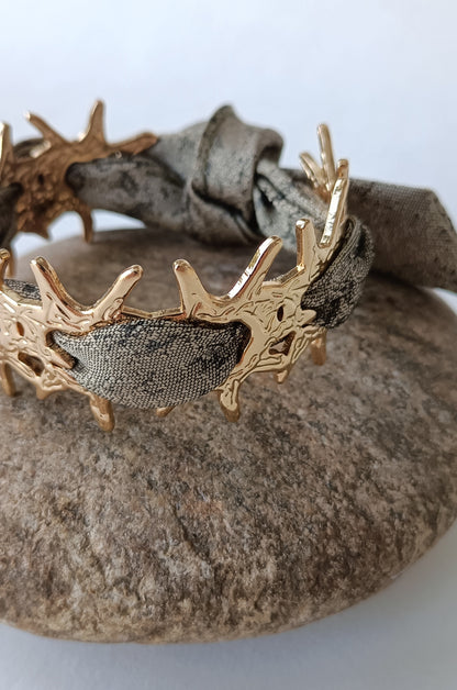 Bracelet corail plaqué or & son ruban soie