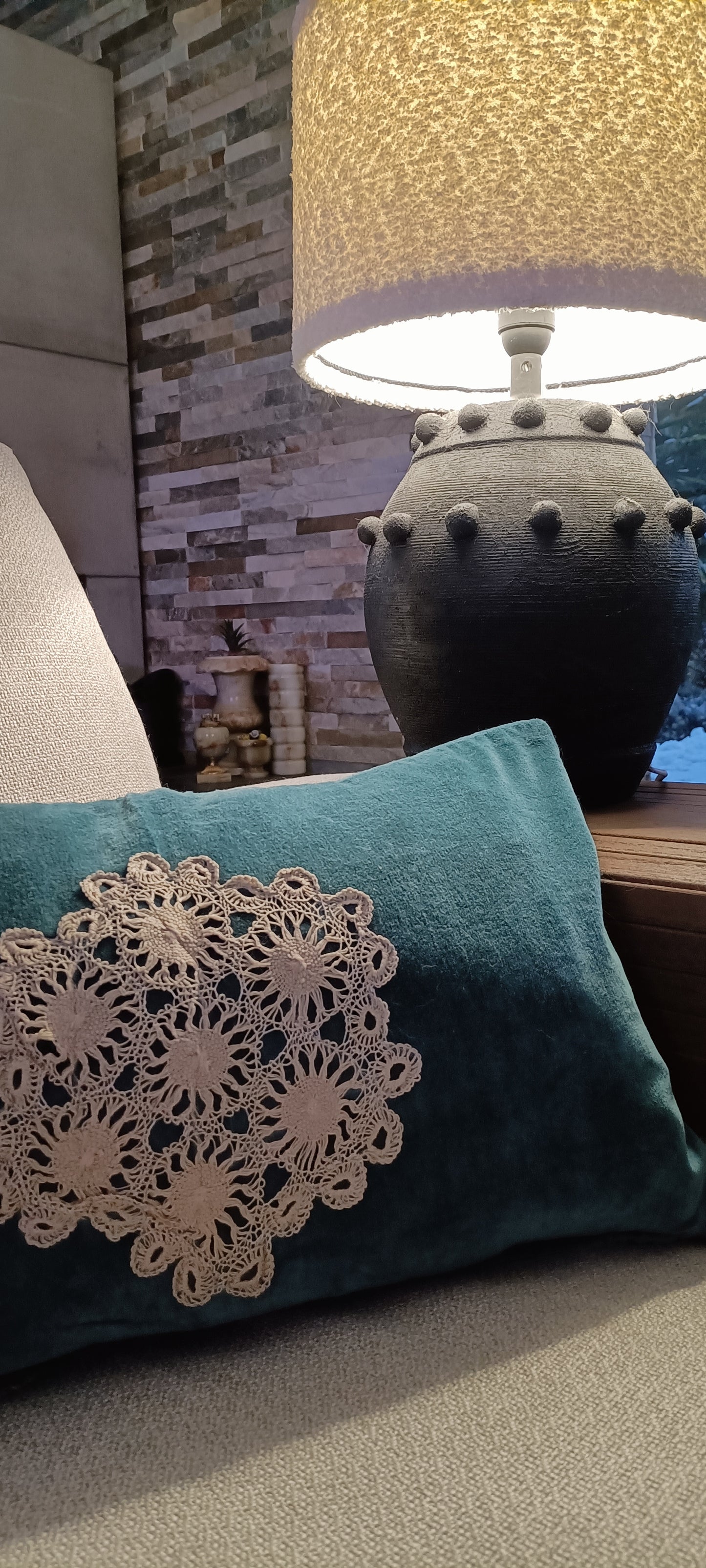 Housse de coussin velours bleu et broderie - Moyen modèle