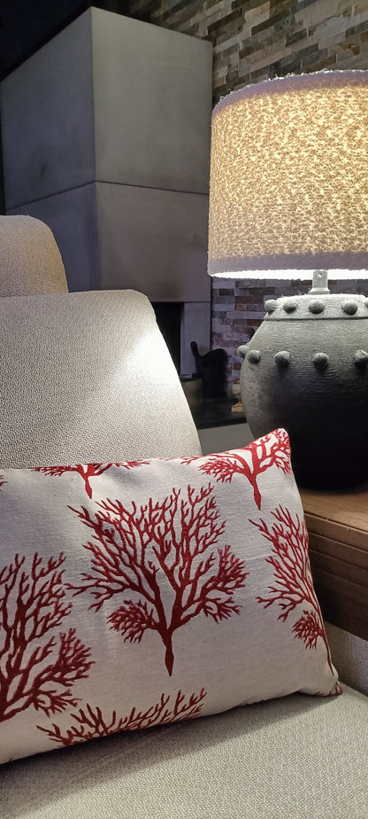 Coussin motifs corail rouge