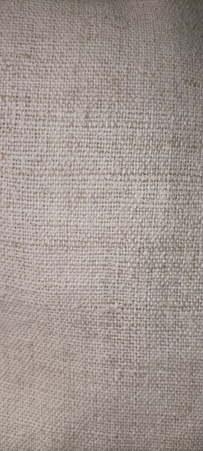 Housse de coussin lin brut et broderie noire