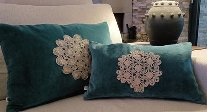 Housse de coussin velours bleu et broderie - Moyen modèle