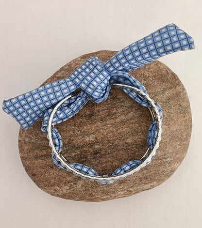 Bracelet acier inoxydable argenté & son ruban soie