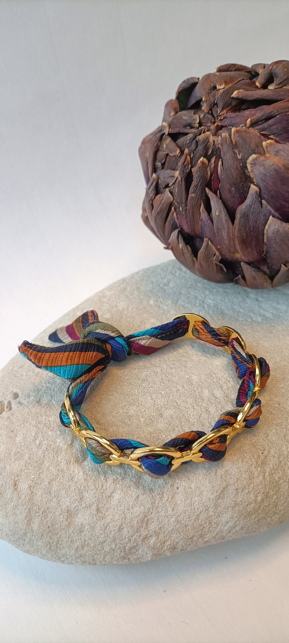 Bracelet fin plaqué or & soie multicolore
