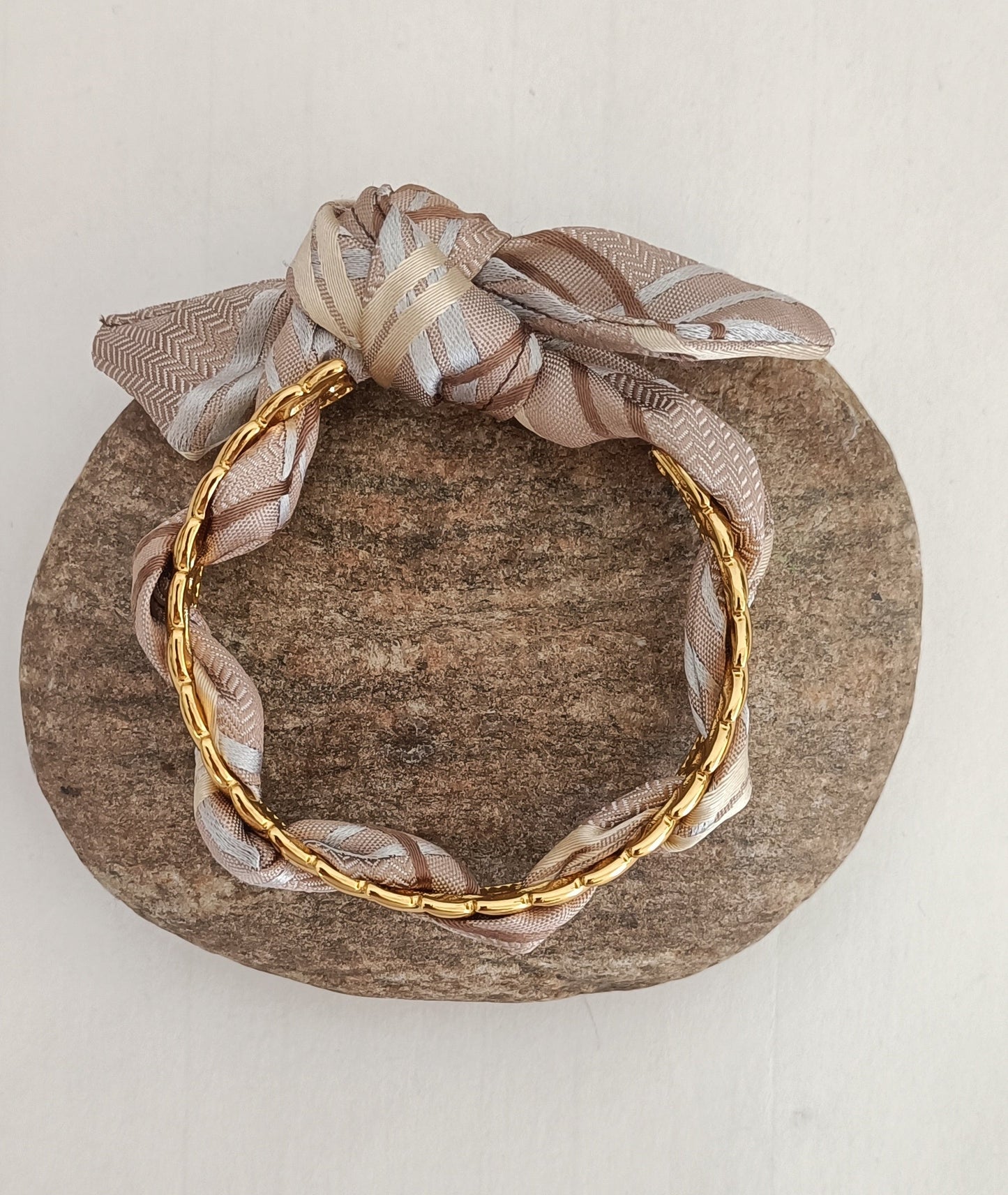 Bracelet plaqué or & son ruban soie