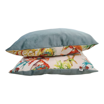 Coussin motifs marins et velours bleu