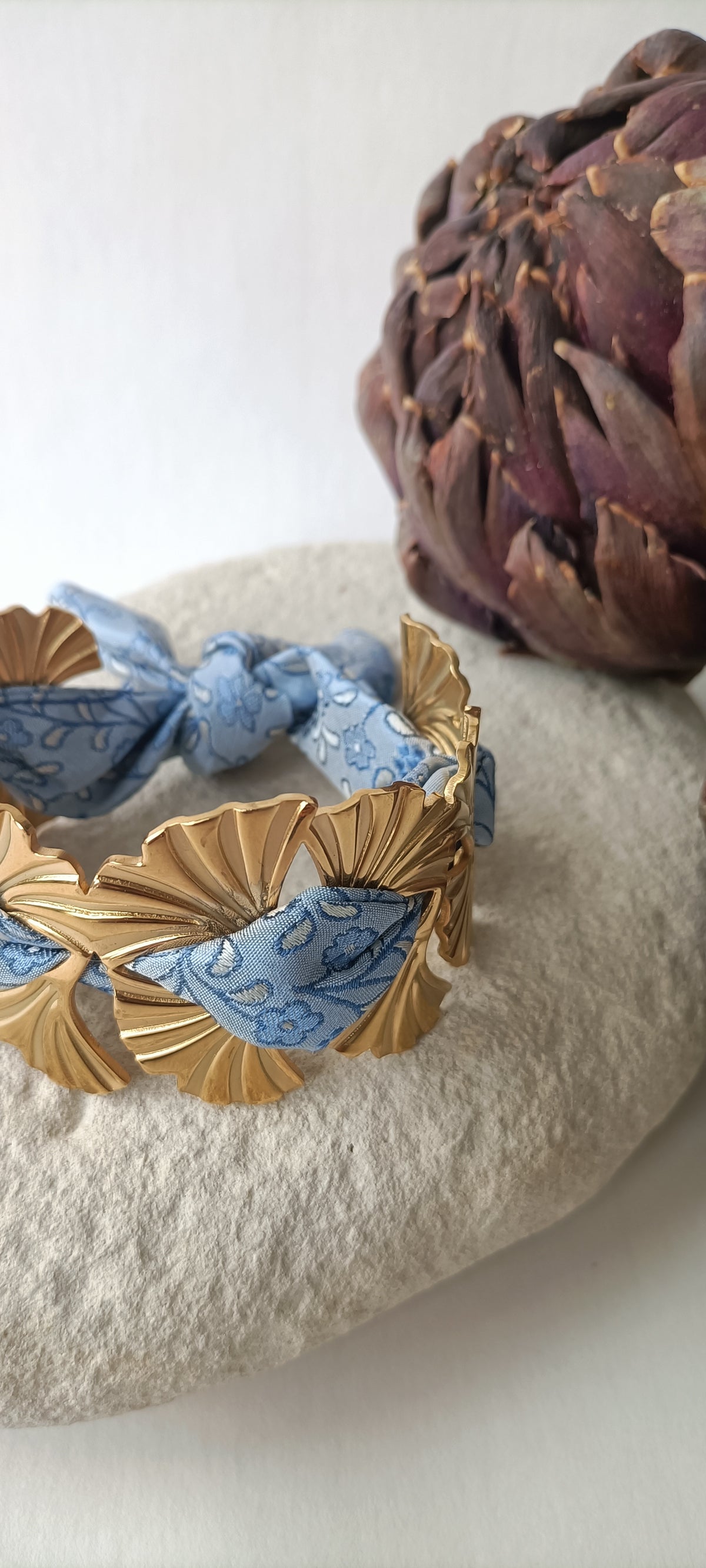 Manchette plaqué or Ginko - Soie bleue