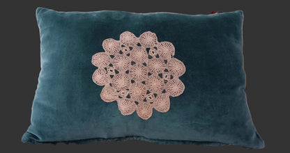 Housse de coussin velours bleu et broderie - Grand modèle