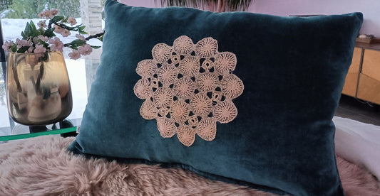 Housse de coussin velours bleu et broderie - Grand modèle